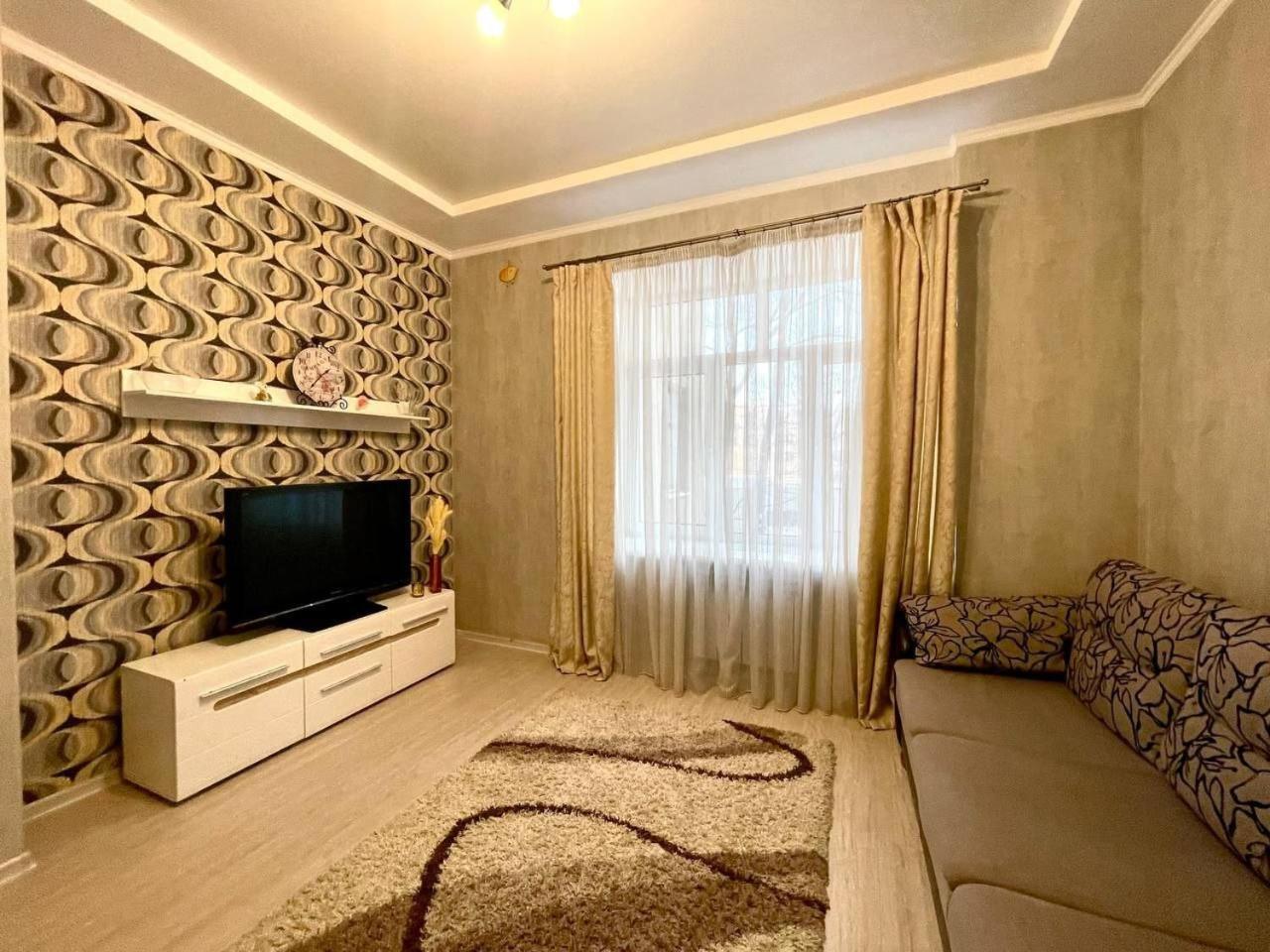 Apartments On Skovoroda Street คาร์คิฟ ภายนอก รูปภาพ